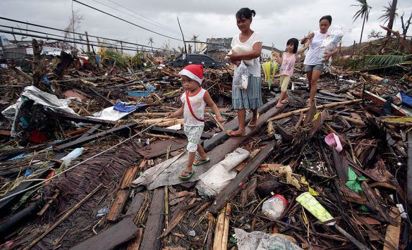 2013 Central Philippines devastated by typhoon Haiya   Framework   Photos and Video   Visual Storytelling from the Los Angeles Times